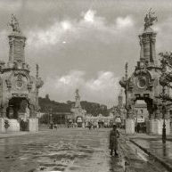 Maria Cristina zubia eta tren-geltokiaren ingurua (1905-1913).
Egilea: Gregorio González Galarza
Emailea: STM