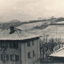 San Frantzisko Xabier auzoa elurtuta, atzean Tolaregoia.