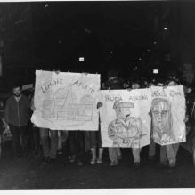 1979ko ekainaren 3an Gladys Del Estal auzotarra, Guardia Zibilak hil zuen Tuteran, martxa antinuklear batean parte hartzen ari zala. Argazkian, Egiako kaleetatik Gladysen hilketa salatzeko manifestazioa burutzen, konkretuki Ametzagainatik.